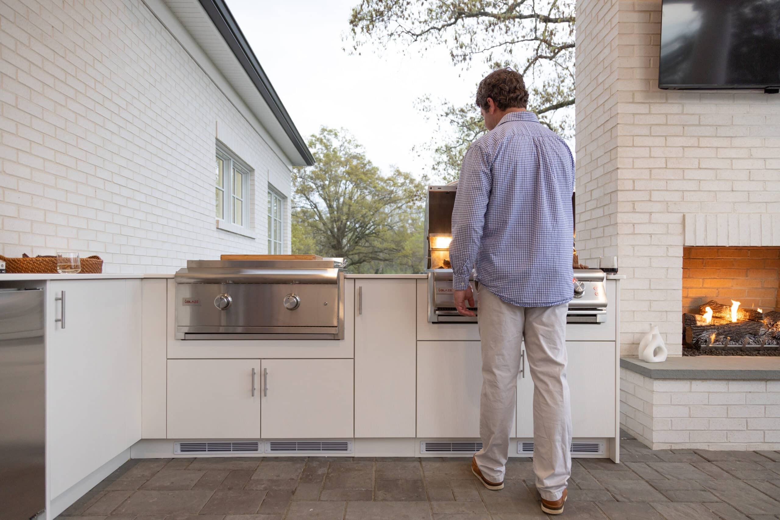 Agora Outdoor Poly Cabinets - Image 11